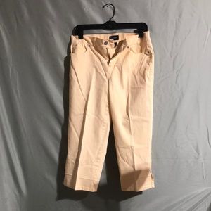 Sonoma lifestyle size 8 capris yellow